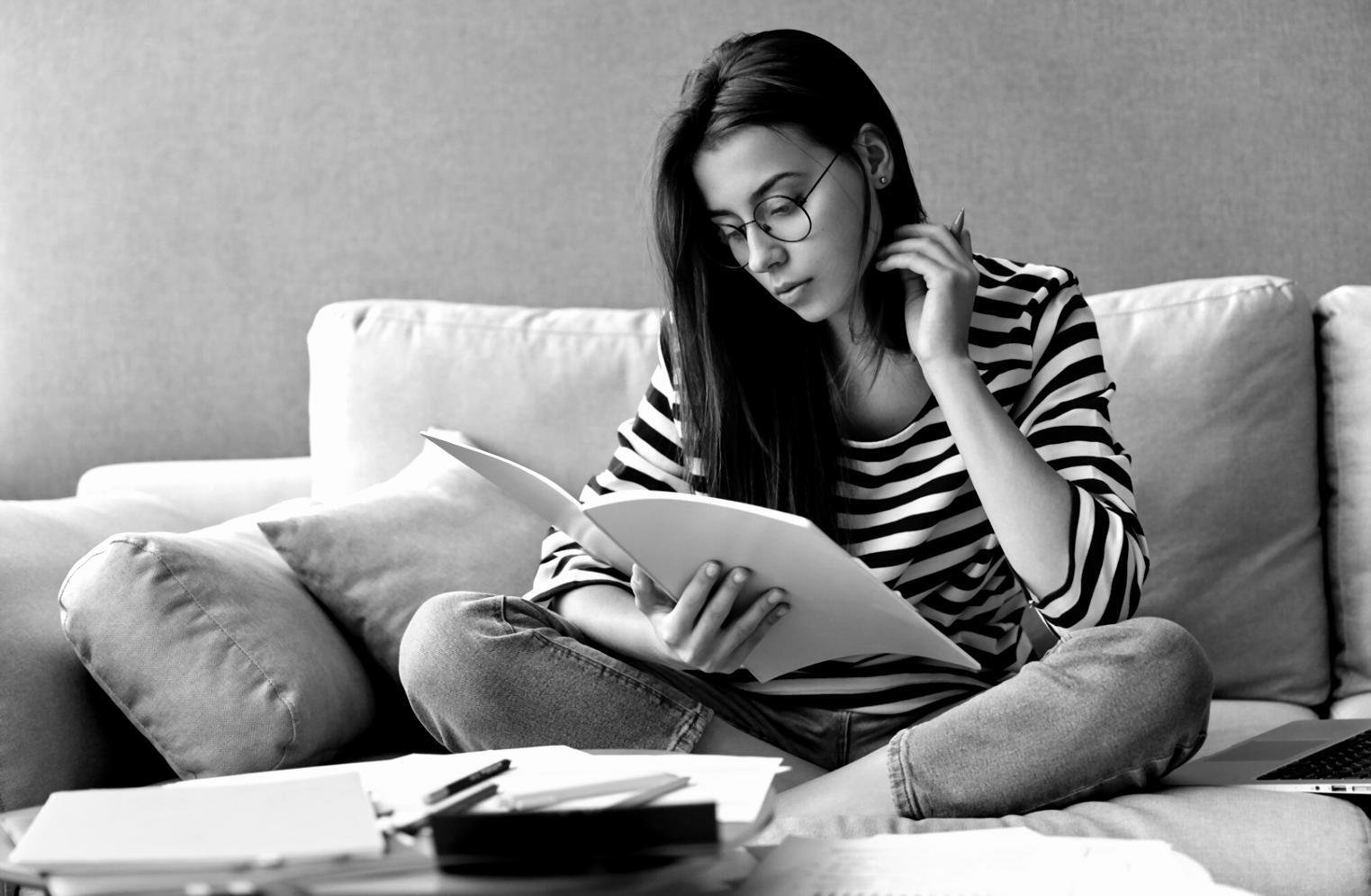 Professional consultation environment for financial mindset discussions